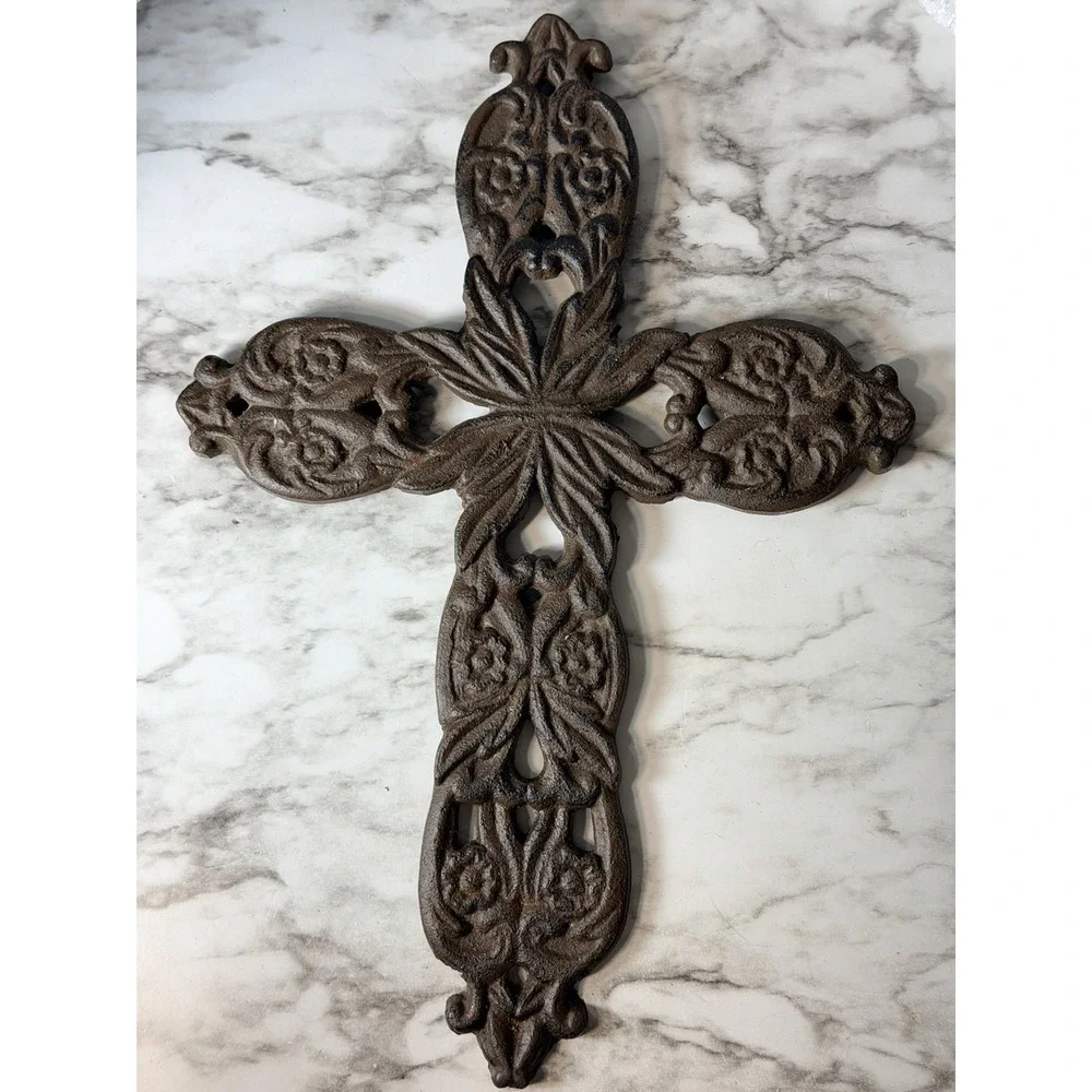 VTG Christian Flat Iron Cross with Floral Patterns: 13 x 9‎ (P2898)